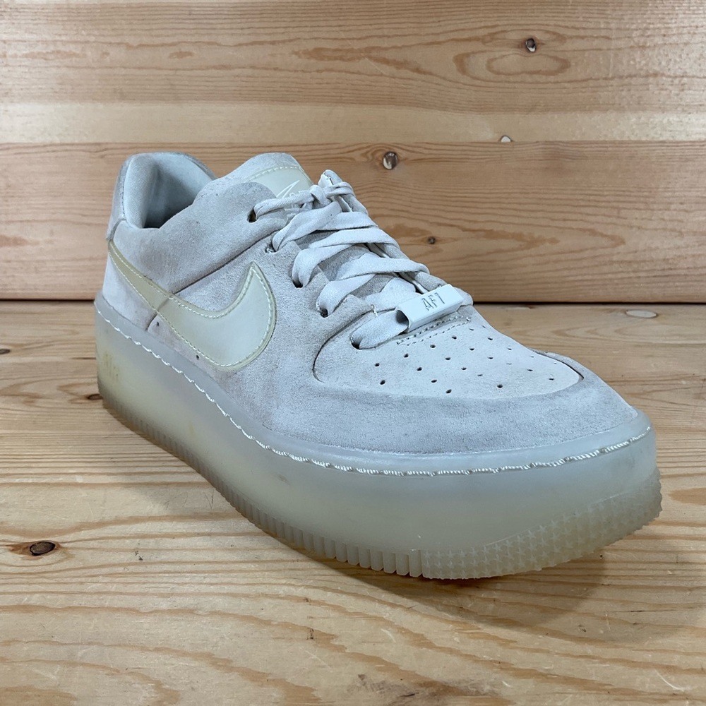 Nike Air Force 1 Sage LX Low Phantom Lifestyle Shoes 
AR5409 001
Women’s 7 
Tan